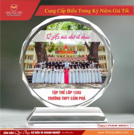 Biểu trưng pha lê quà tặng nhân ngày họp lớp năm học 2023 - 2024 ý nghĩa, gắn kết!