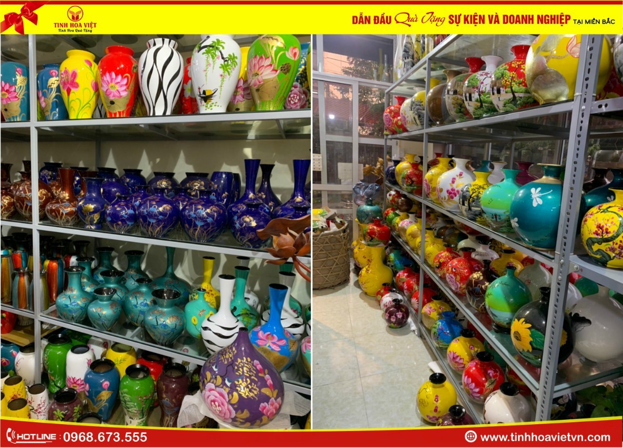cửa hàng trưng bày sản phẩm của công ty dịch vụ quà tặng Tinh Hoa Việt